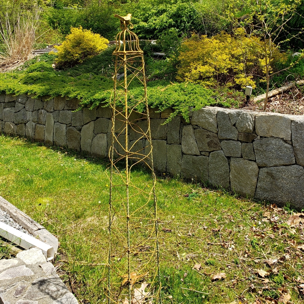 Metal garden ornament